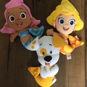 Bubble guppies plushies